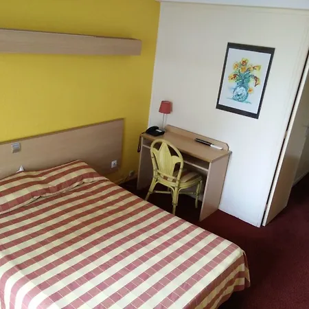Courbet Hotel 3*