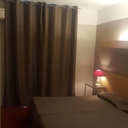 Courbet Hotel 3*