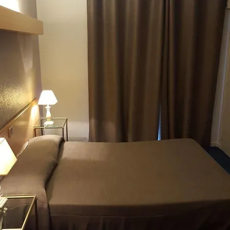 Hotel Courbet Juan-les-Pins