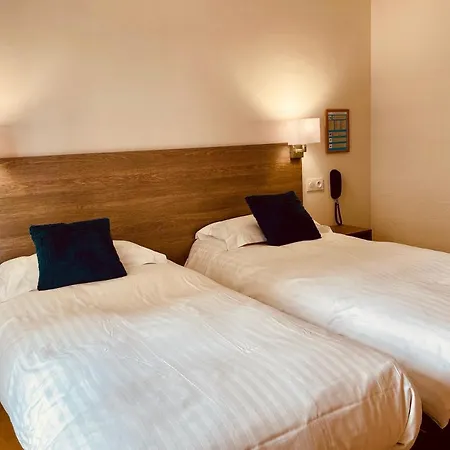 Courbet 3* جوان ليه باه