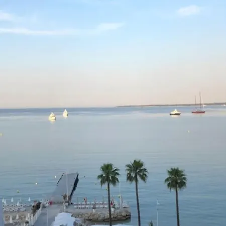 Courbet 3* Juan-les-Pins