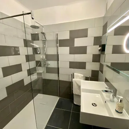 Courbet جوان ليه باه