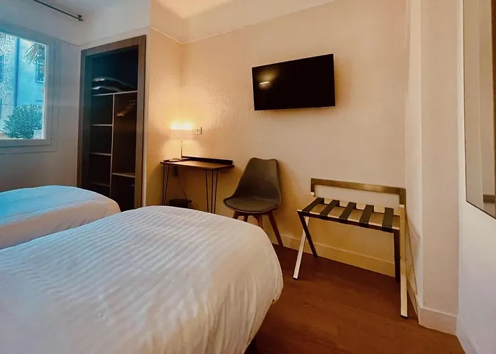 Ξενοδοχείο Courbet 3*