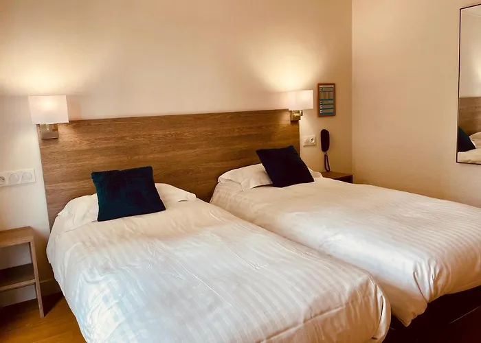 Courbet 3* Ζουάν λε Πιν