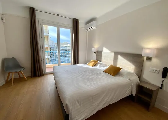 Courbet Hotell Juan-les-Pins