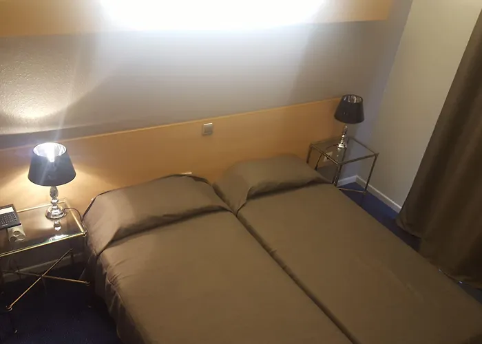 מלון Courbet ז'ואן-לה-פינס