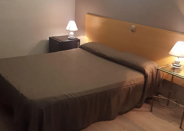 Hotell Courbet Juan-les-Pins