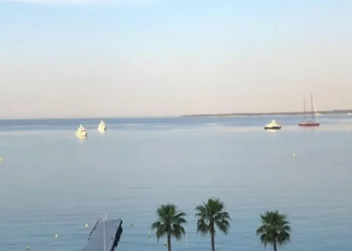 Courbet 3* Juan-les-Pins