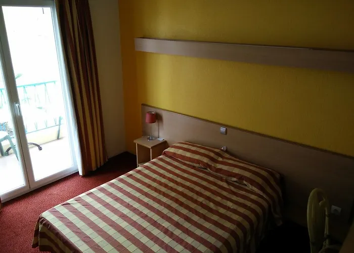 מלון Courbet ז'ואן-לה-פינס